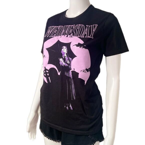 Old Navy Wednesday T-Shirt (XS) NWOT - Picture 4 of 8